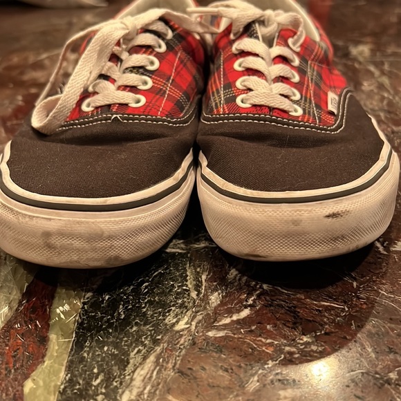 Men’s Red plaid Vans with Black toe and heel - Picture 3 of 7